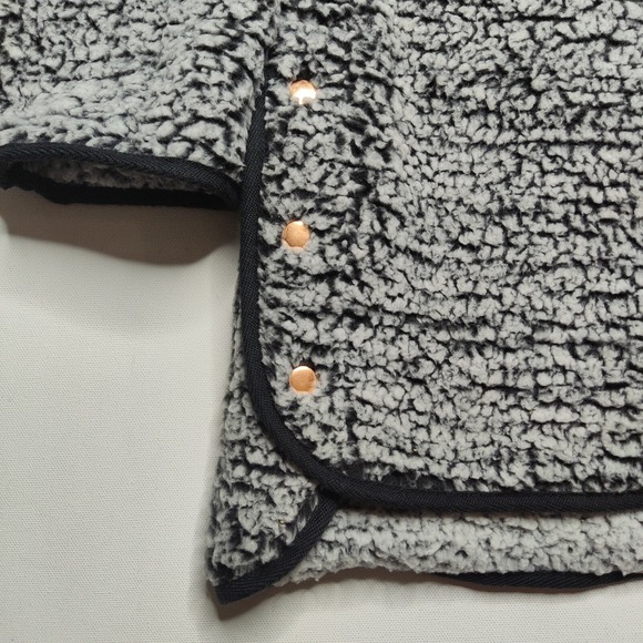 Xersion‎ Women XL Black Gray Faux Fur Soft Touch Pullover NEW - Picture 6 of 12